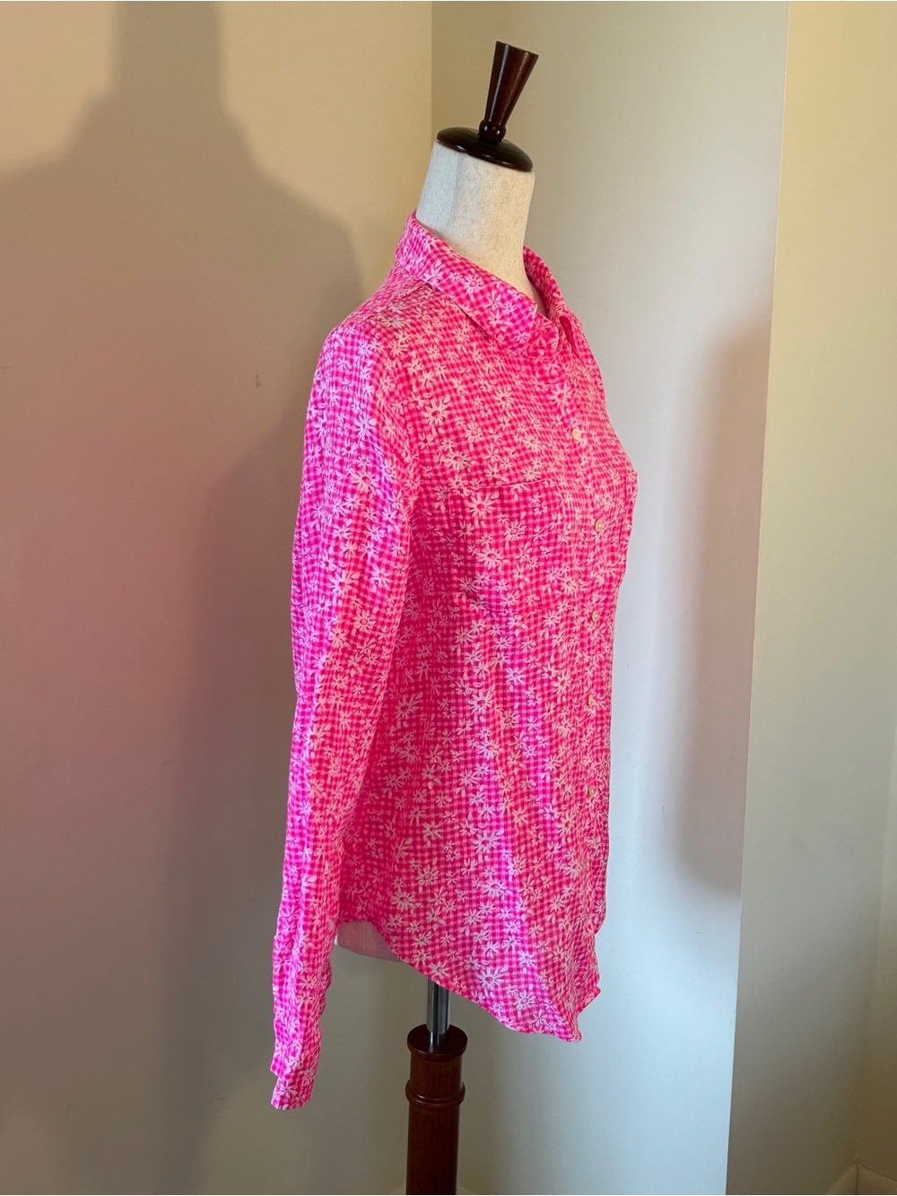 Lilly Pulitzer Bright Pink Printed Button-Down Women's Shirt - Picture 2 of 7